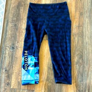 Peloton cropped reversible Leggings